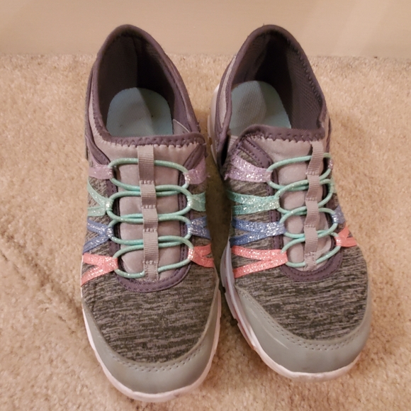 All 5 pair  Girl's shoes great value - Picture 6 of 8